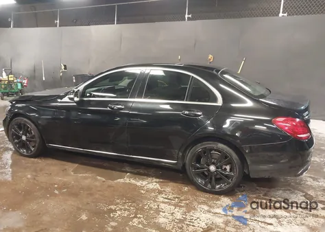 2015 Mercedes-Benz C-Class C 300 из США, поврежденный, VIN 55SWF4KB1FU005571